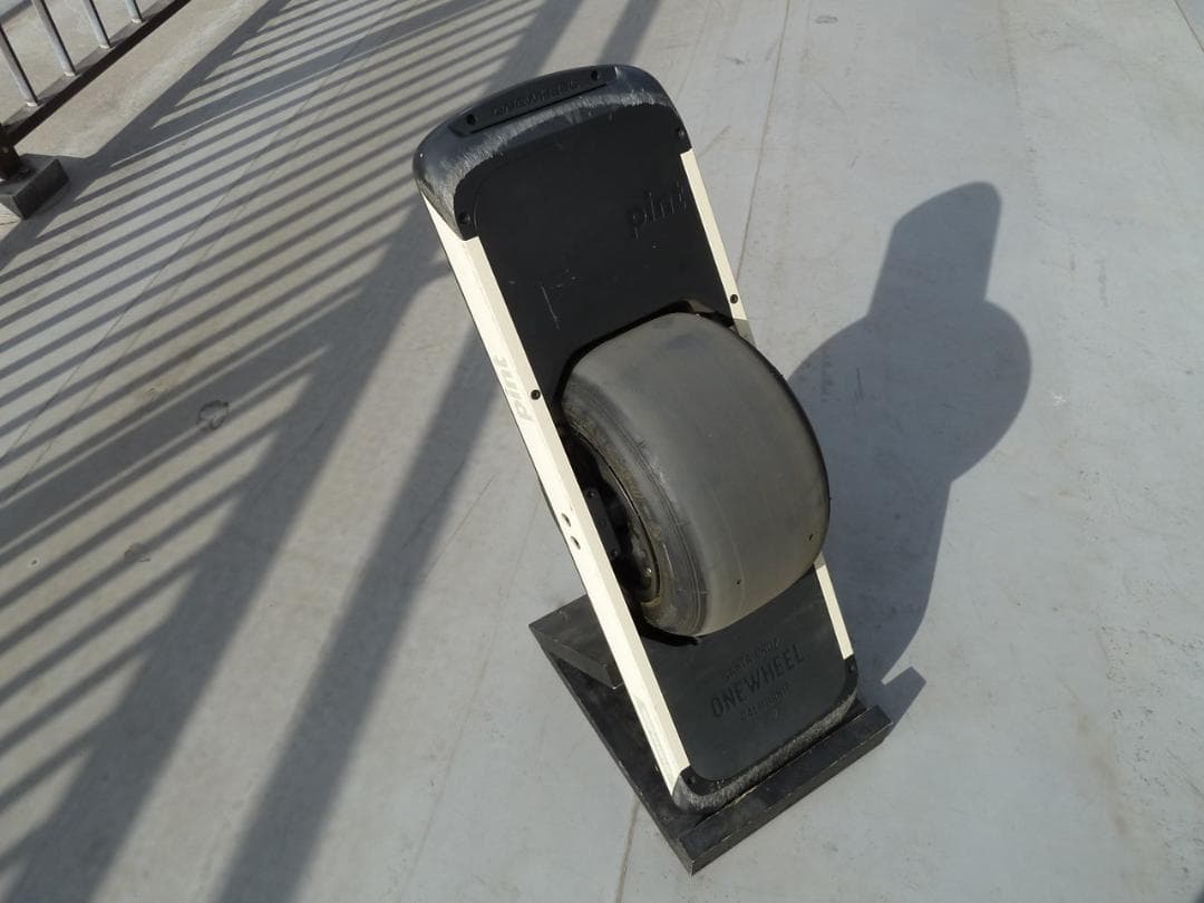 即購入は✖　累積走行距離わずか61キロ OneWheel Pint 電動スケボー