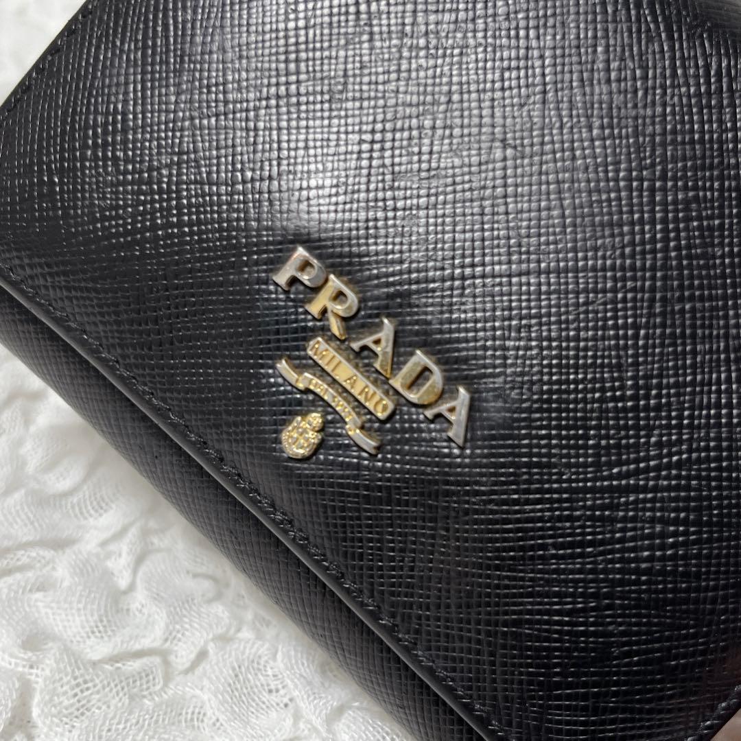 良品✨PRADA サフィアーノ　三つ折り財布　コンパクトウォレット　レザー　黒