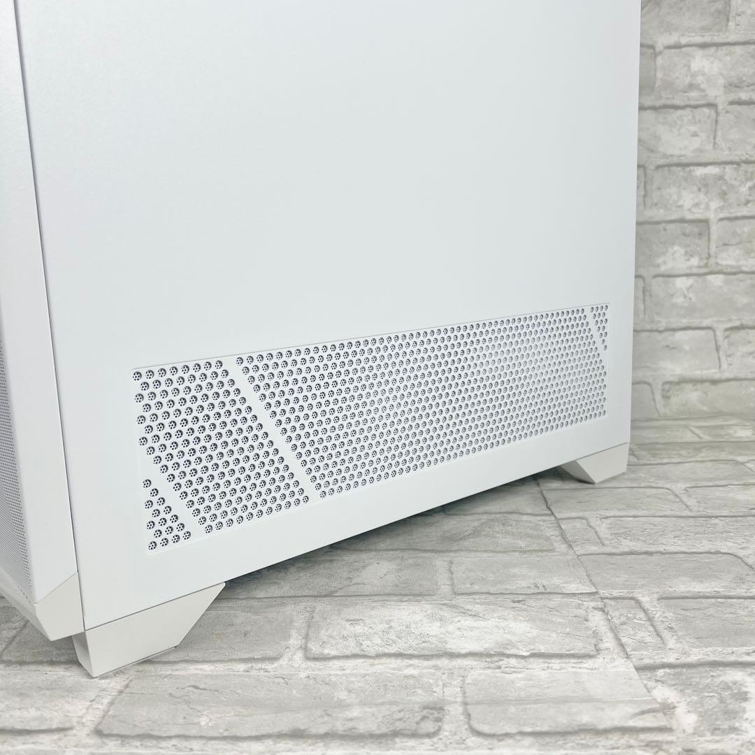 MSI MPG GUNGNIR 300R AIRFLOW WHITE　pcケース