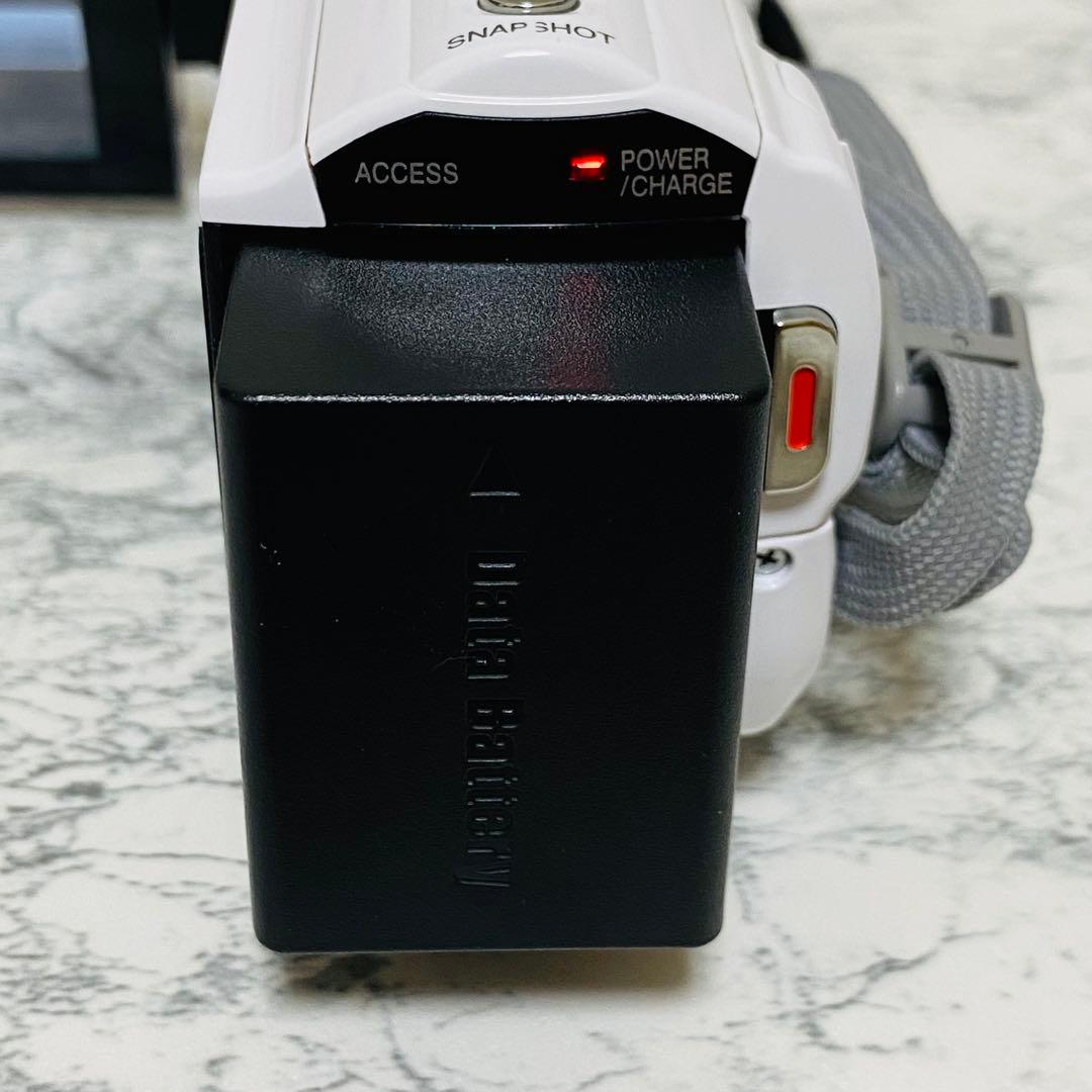 JVC ビデオカメラ GZ-E765-W Everio エブリオ 2014年製