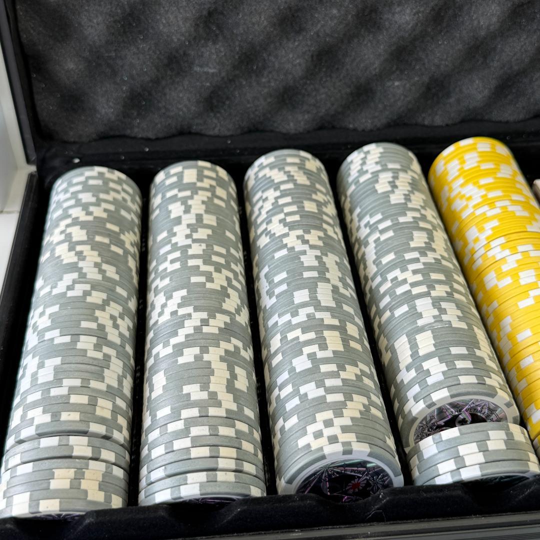 美品 ポーカーセット チップ トランプ マット ケース付 フルセット