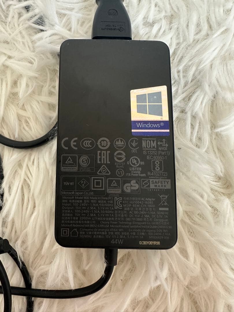 Microsoft Surface Pro 純正キーボード付き SSD256GB