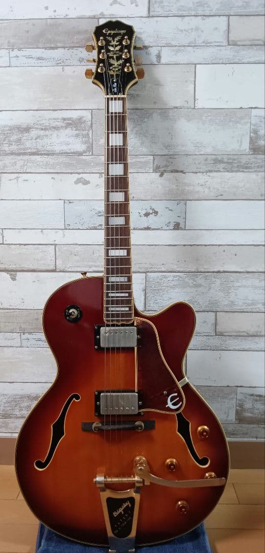 [ エピフォン　フルアコ ] ジョーパス EmperorII　ハードケース付