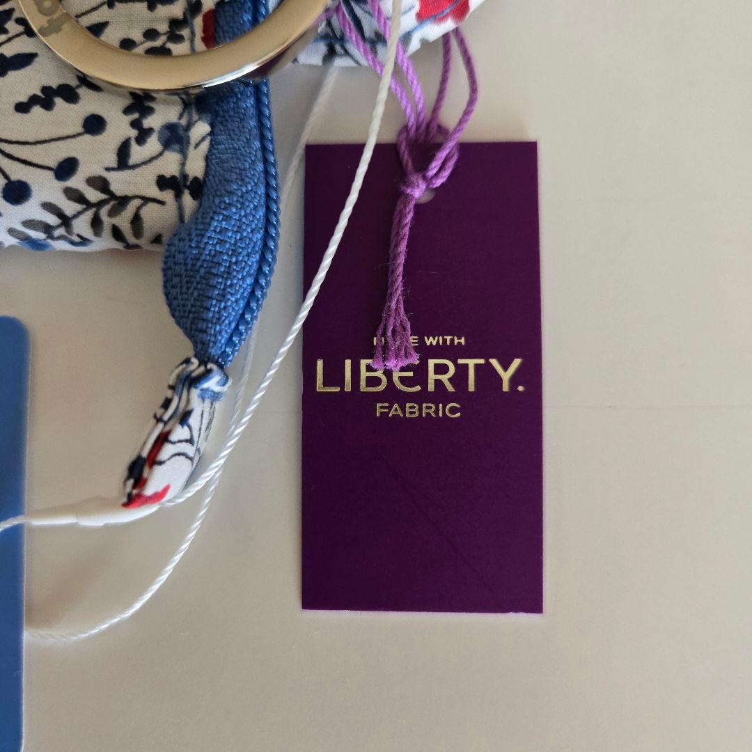 新品未使用　 ファミリア　ミニバッグチャーム リバティ素材