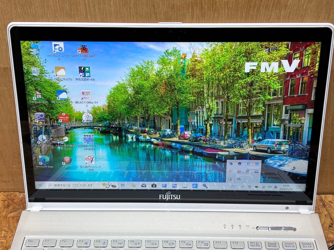 ノートパソコン LIFEBOOK SH90/T FMVS90TWD1 富士通