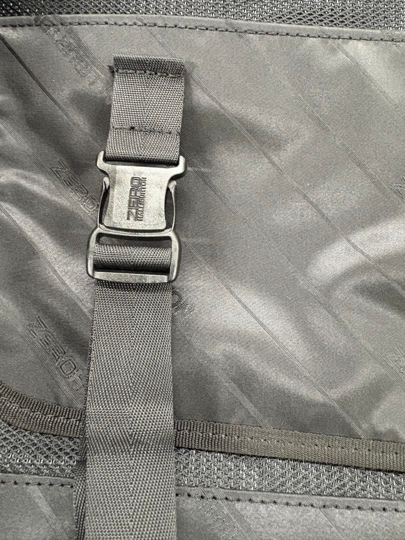 ZERO HALLIBURTON アルミニウム 83L ブラック　キャリー　中古