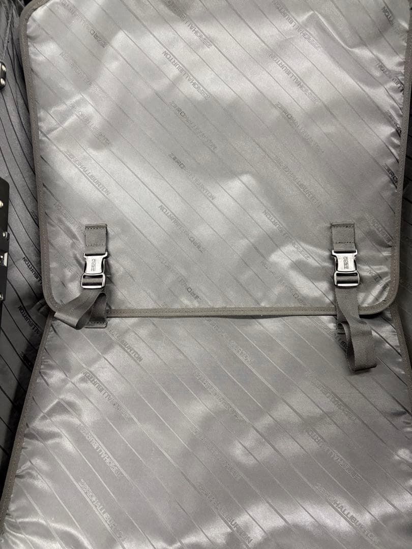 ZERO HALLIBURTON アルミニウム 83L ブラック　キャリー　中古