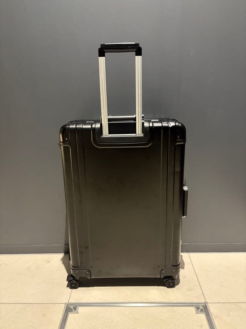 ZERO HALLIBURTON アルミニウム 83L ブラック　キャリー　中古