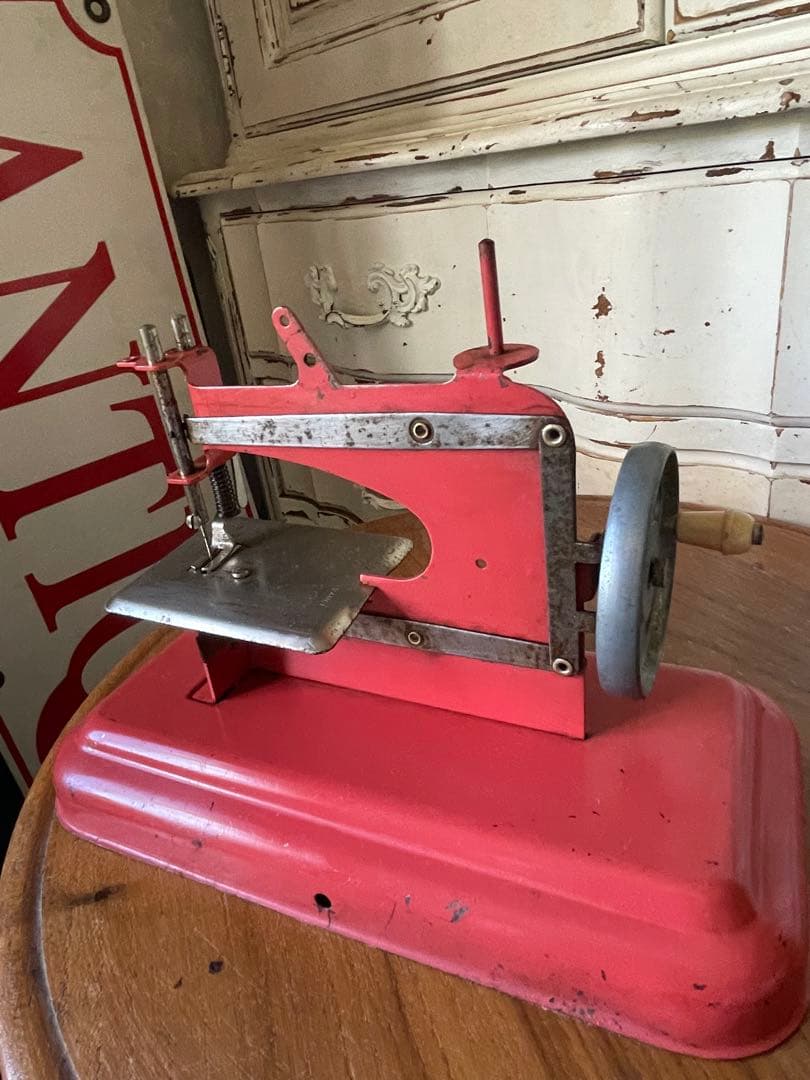 フランス　アンティーク　可愛い　トイ　ミシン　メタル　ピンク