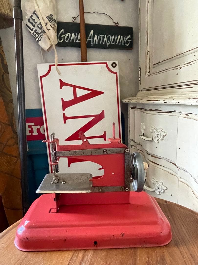 フランス　アンティーク　可愛い　トイ　ミシン　メタル　ピンク
