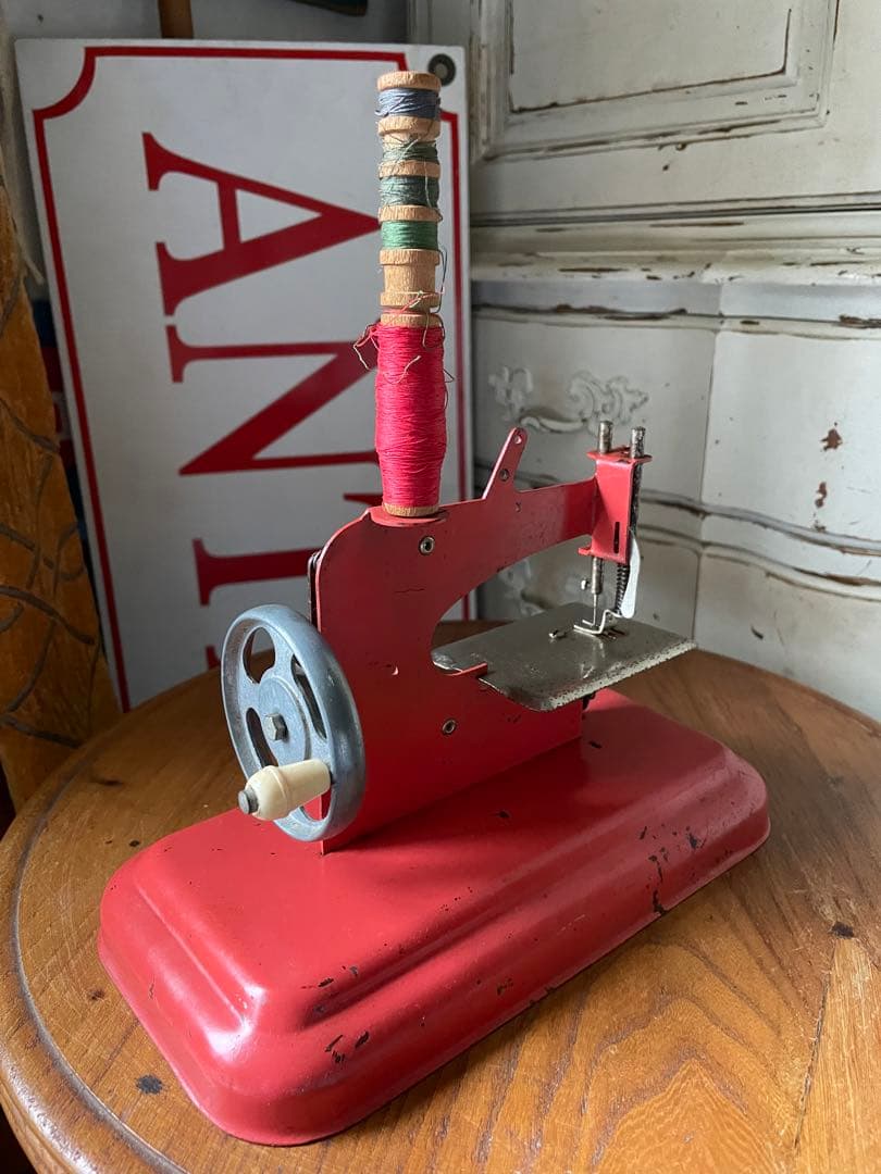 フランス　アンティーク　可愛い　トイ　ミシン　メタル　ピンク