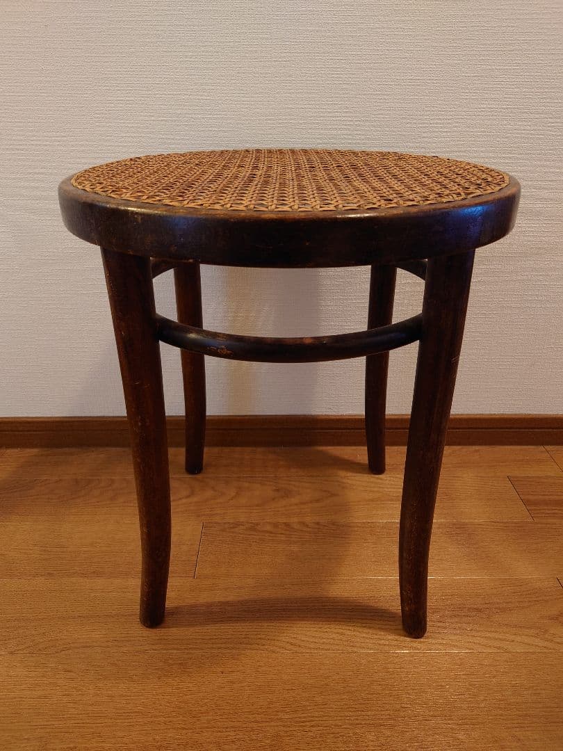 Thonet ラタン編み円形スツール