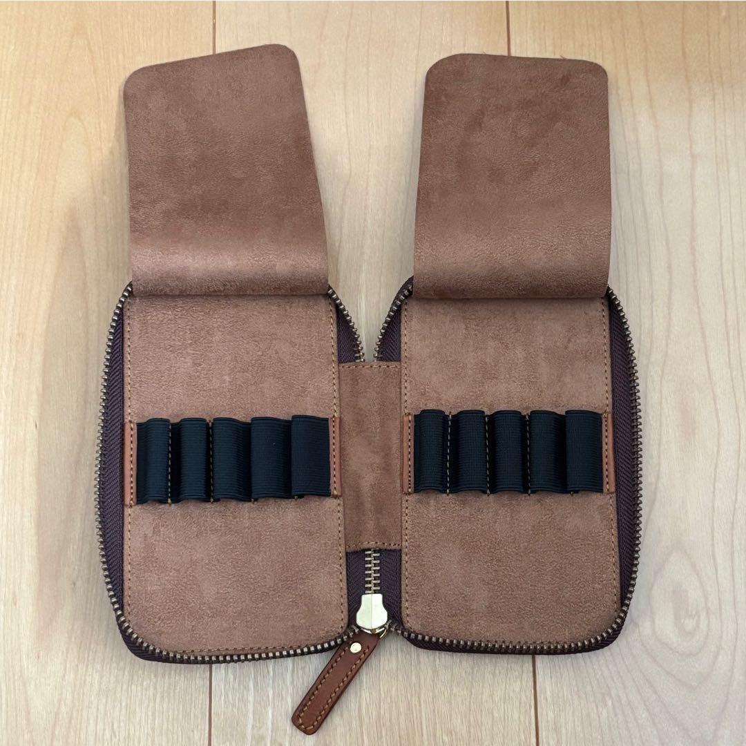 バハギア ペンケース ラウンドジップ型 10本挿 プエブロ コニャック