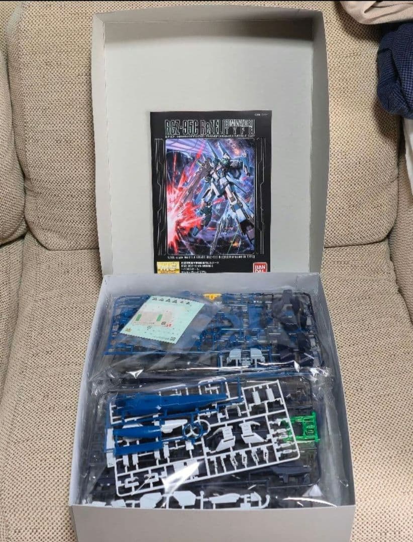 新品未開封 MG 1/100 RZG-95C リゼル 隊長機