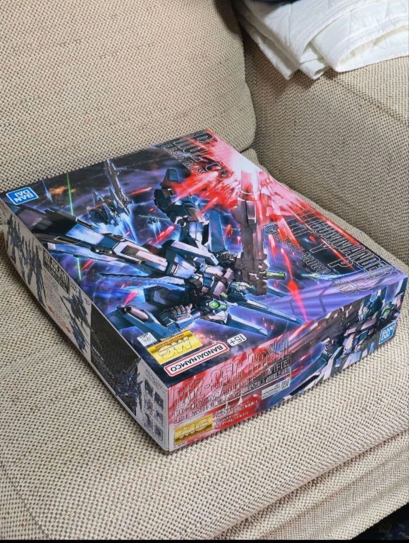 新品未開封 MG 1/100 RZG-95C リゼル 隊長機