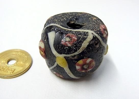 ★K0506★古代とんぼ玉 (A54)　北欧　バイキング　特大　ガラスビーズ