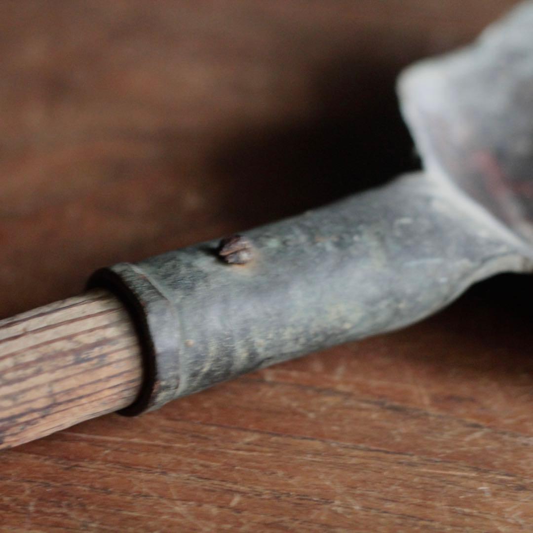 緑青のある 古い 銅 スコップ シャベル 古道具 アンティーク オブジェ