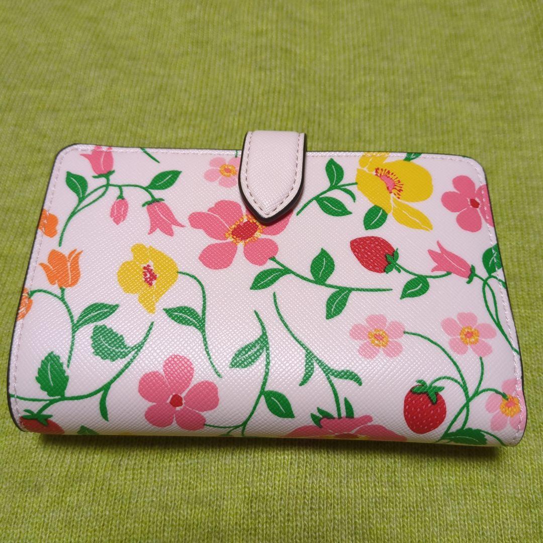 ぴ*様 箱付き新品未使用kate spade 花柄 二つ折り財布