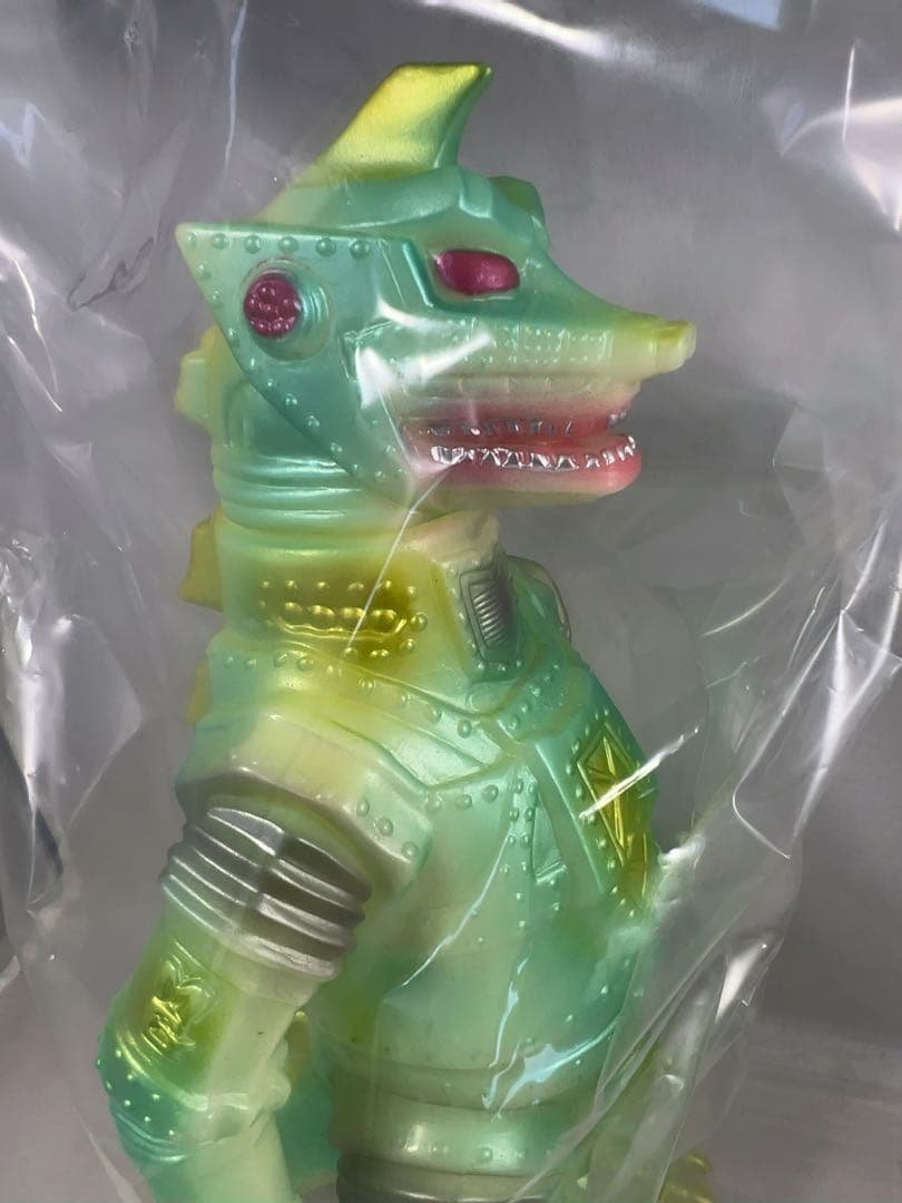 メカゴジラ　スタンダードソフビ　蓄光グリーンver. ブルマァク