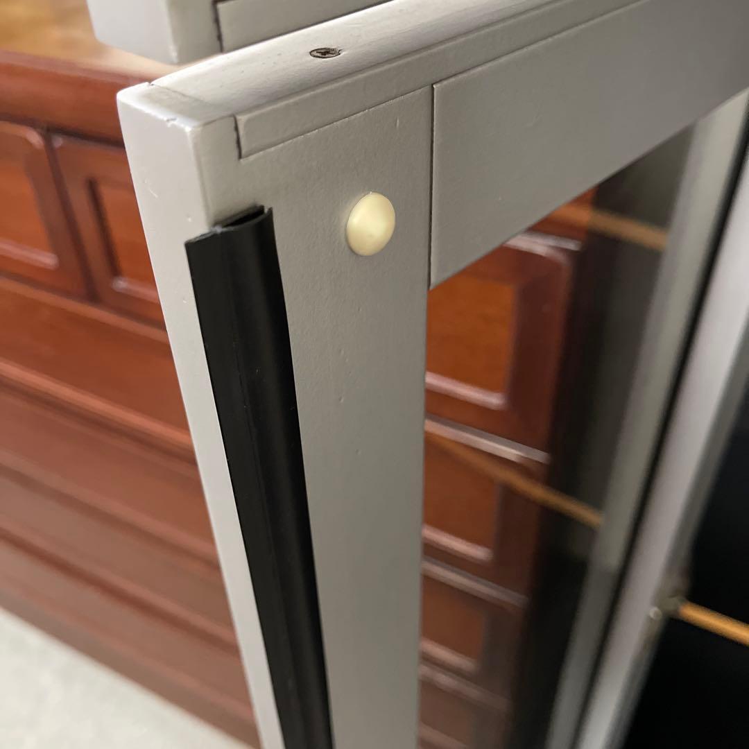 送料込み★飾り棚　ブラック×シルバー ガラス扉　日本製 本棚としてもOKです