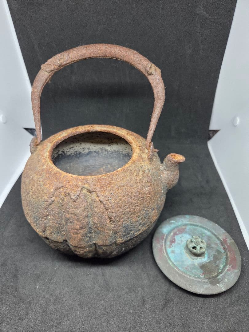 龍文堂造 鉄瓶 鉄製 丸型鉄瓶 南部鉄器 急須　工芸品 金属工芸 囲炉裏 茶道具