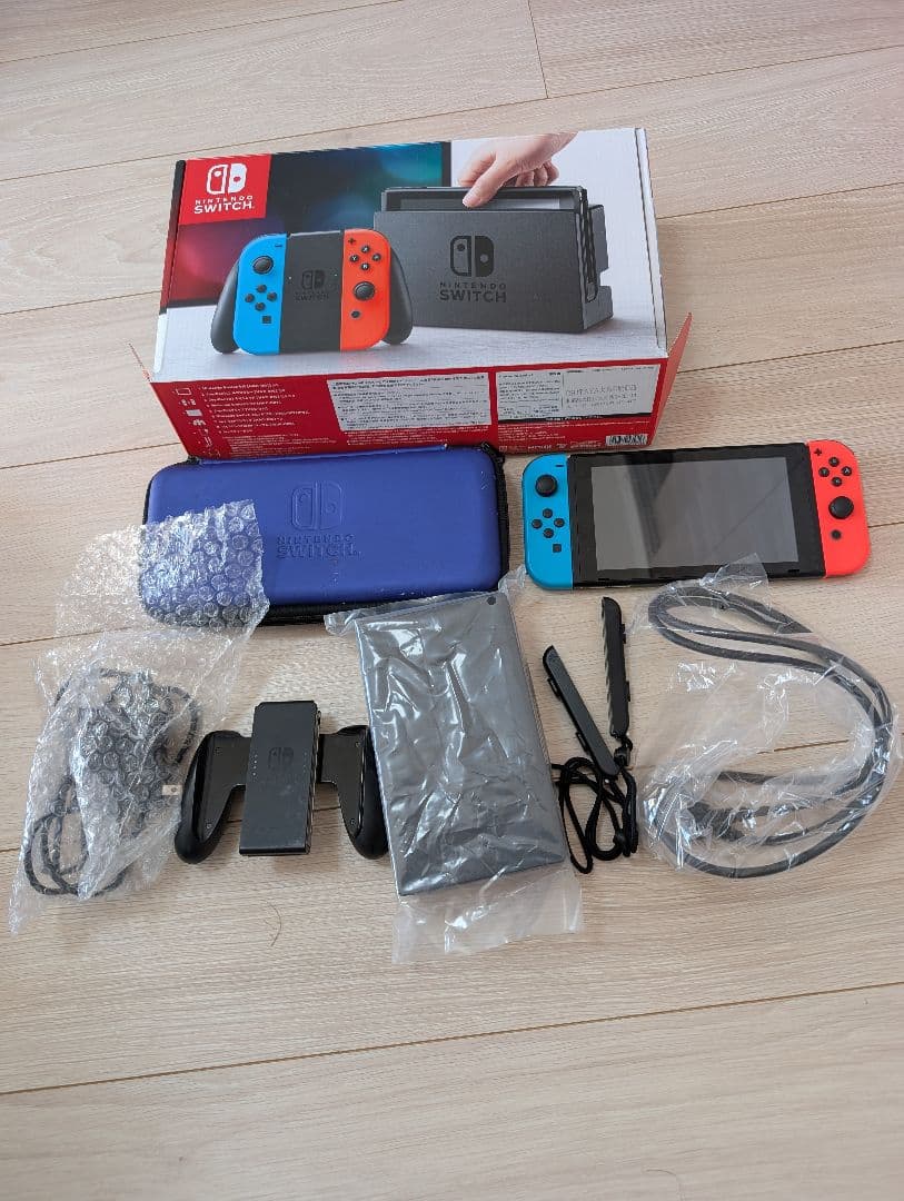 ニンテンドー　Switch本体　SDカード、ケース付き