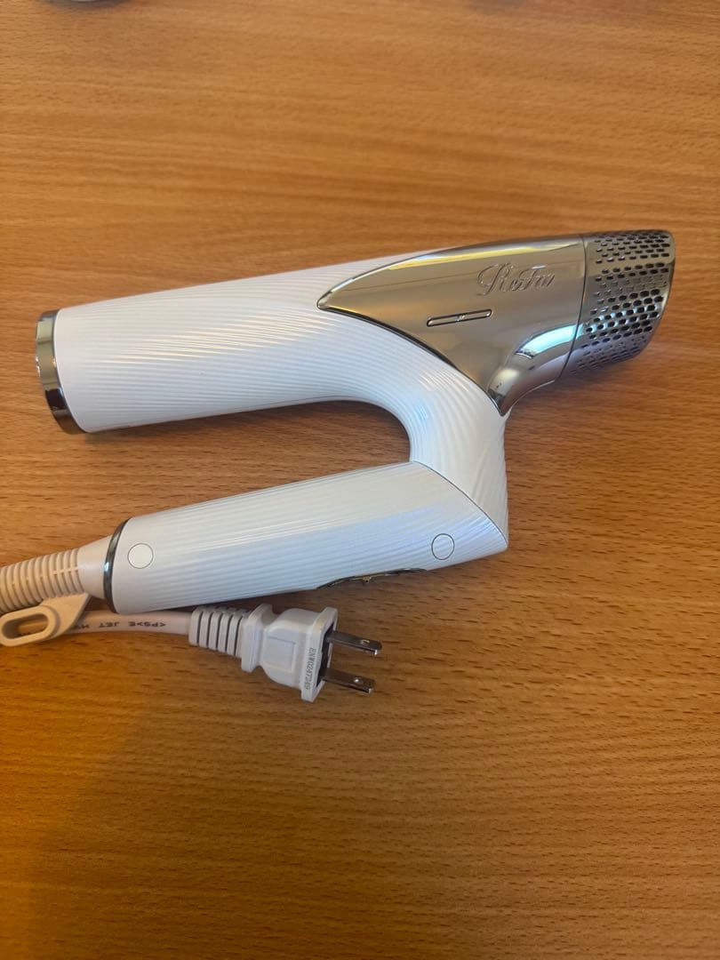 ももリファ　ビューテック ドライヤースマート　ホワイト