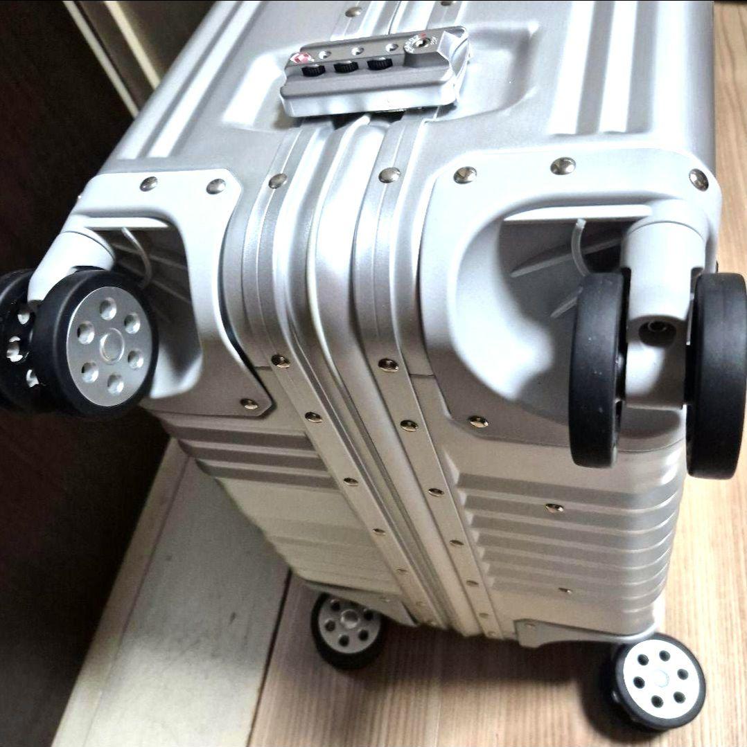 メルセデス・ベンツ オリジナル アルミスーツケース