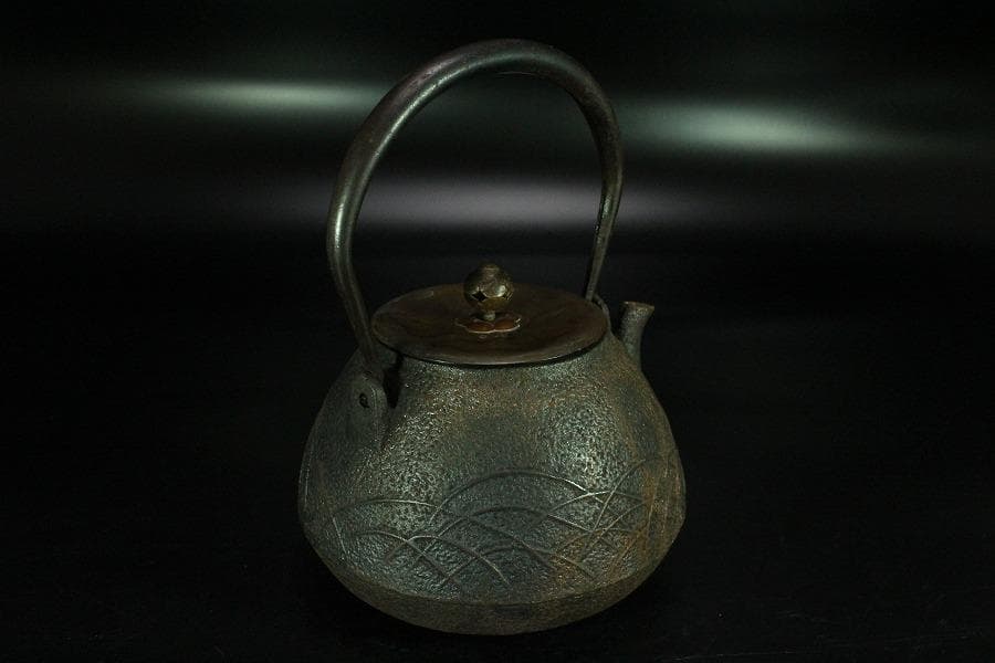 斑紫銅蓋 秋草地紋 鉄瓶(K-LC473)