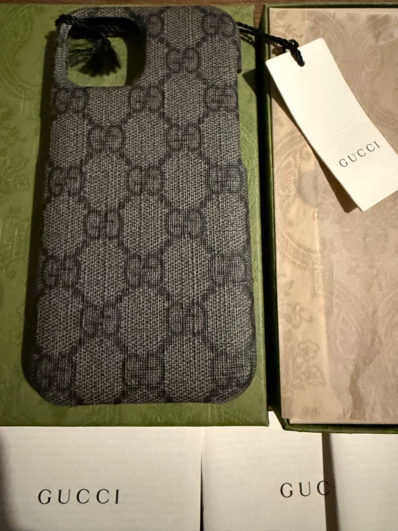 新品 GUCCI グッチ iPhone 15 ケース アイフォンケース グレー