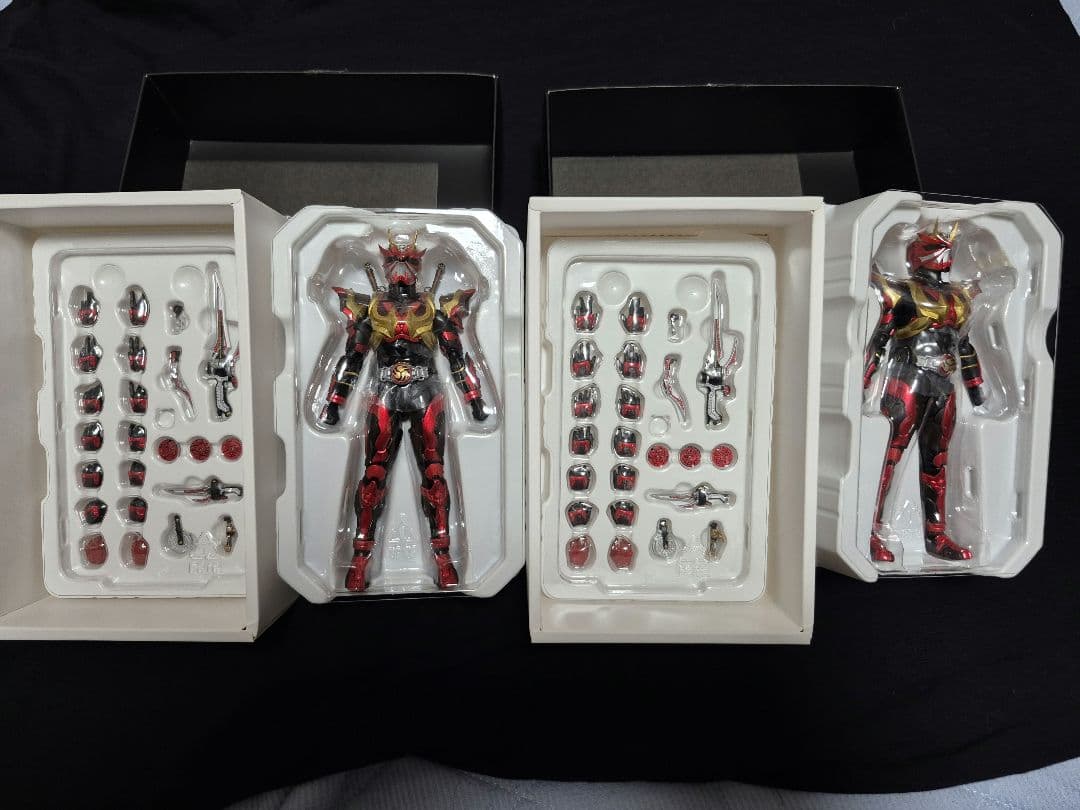 k*y様 BANDAI 仮面ライダー装甲響鬼 フィギュア 2個セット