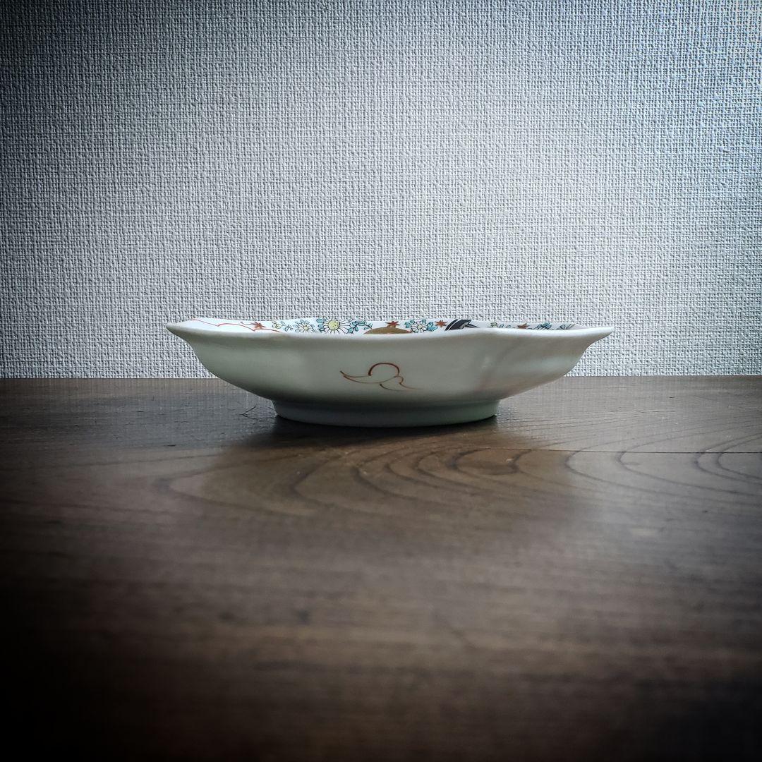 八角皿　古伊万里　菊文様　御所車　車輪　龍　竜　雲竜　明治　色絵付　赤絵　ロ号