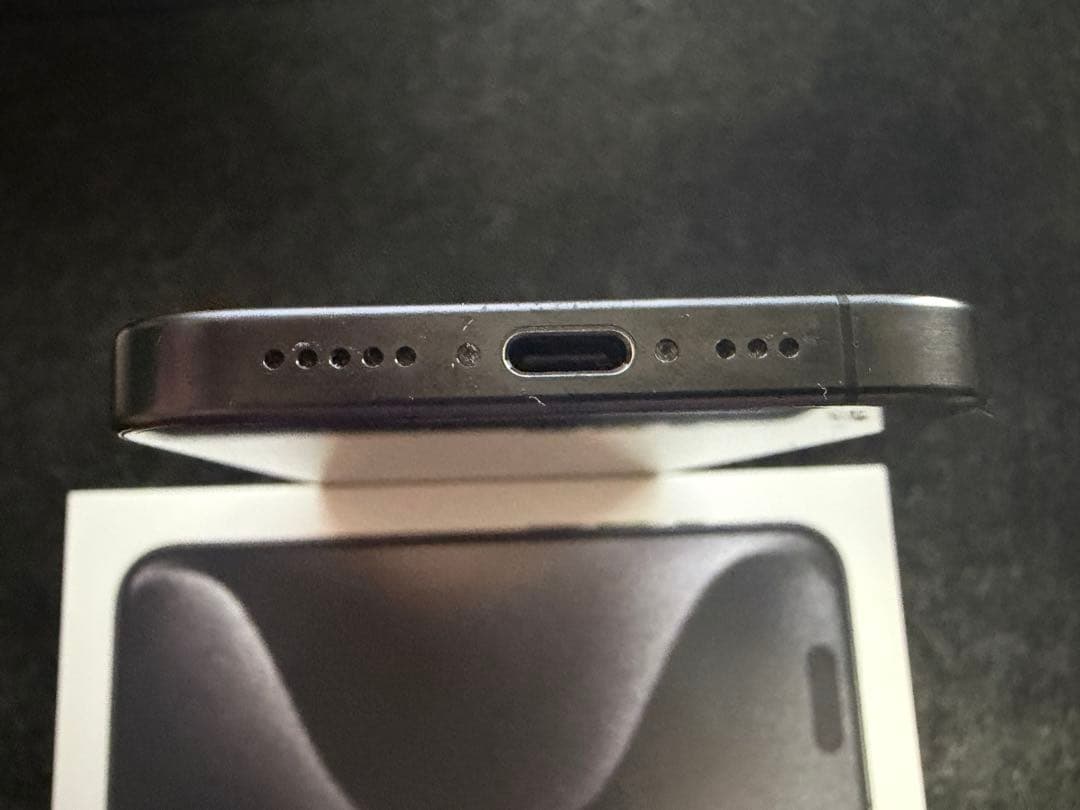 Apple iPhone 15 Pro 128GB ブラックチタニウム