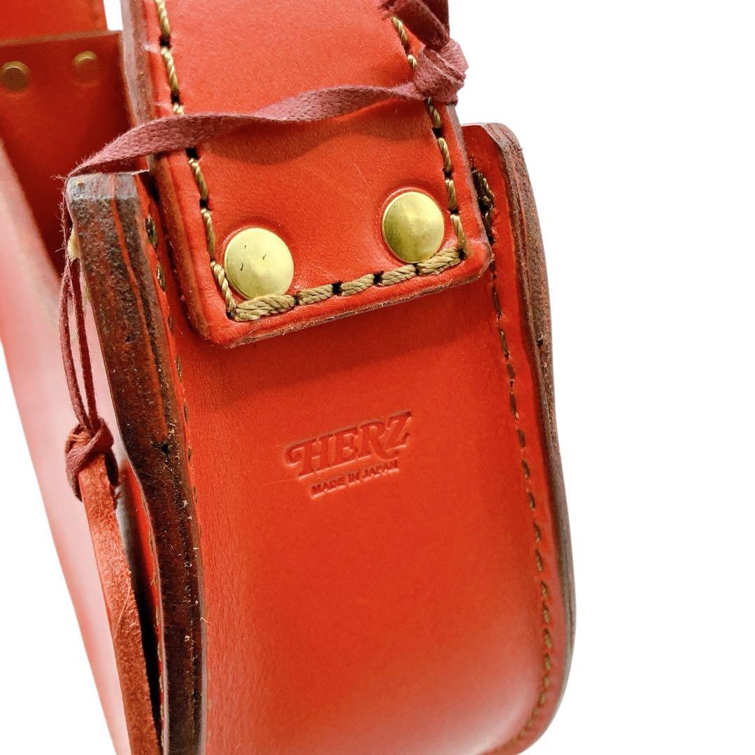 美品✨HERZ ヘルツ　ハンドバッグ　三日月型　オールレザー　レッド　チャーム付