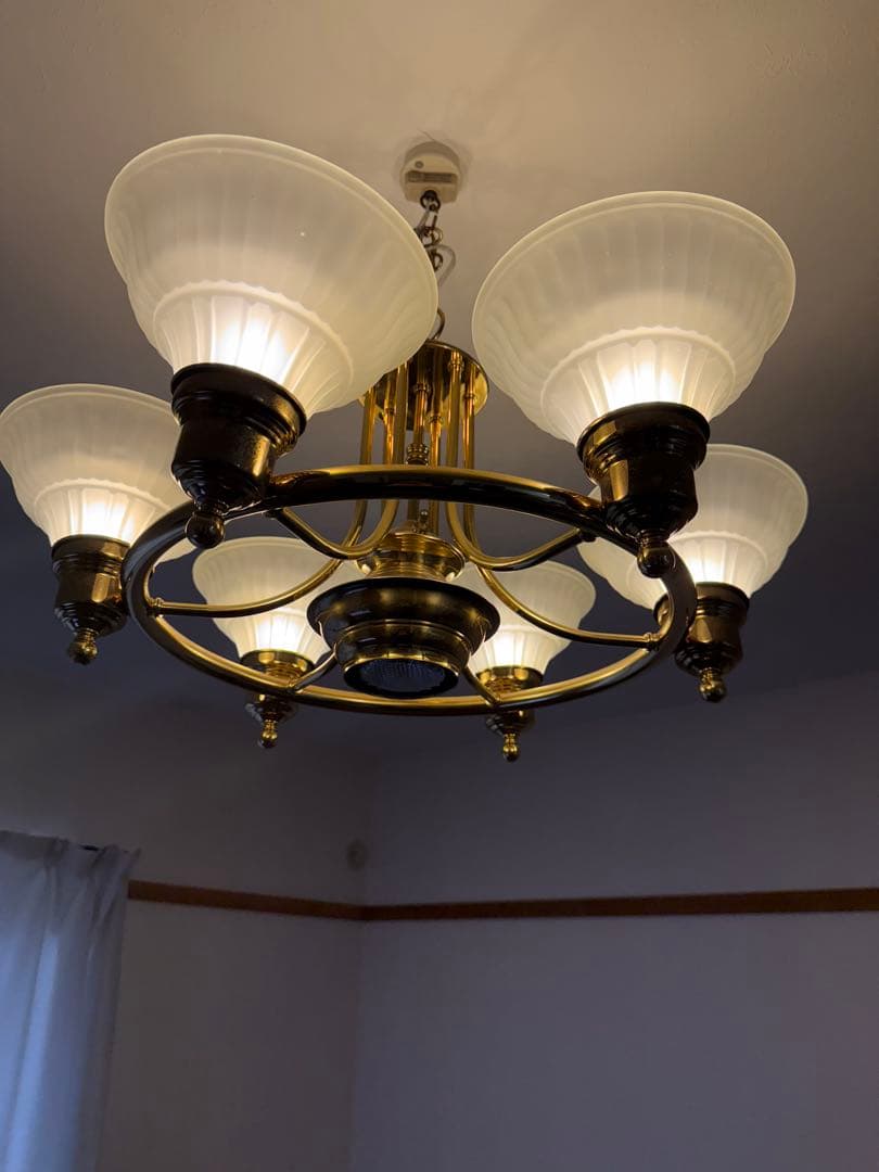 ち*こ様 アンティークシャンデリア 5灯 ゴールド・ホワイト