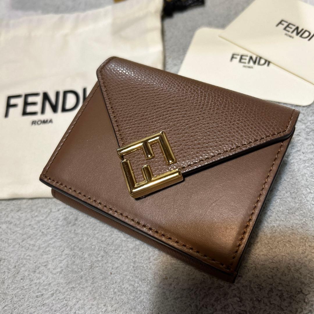 美品　FENDI♡FFダイヤモンド財布