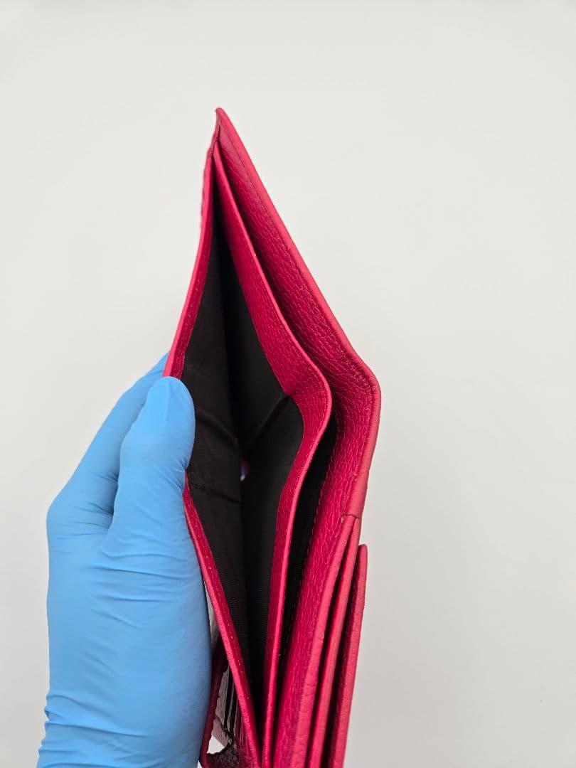 Gucci 三つ折り財布　レザー　ピンク　マゼンダ