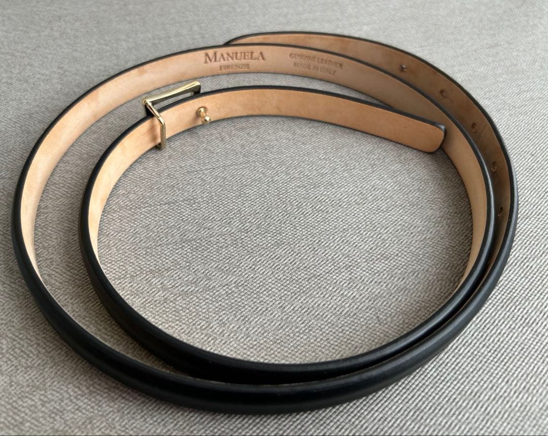 マニュエラ　ブラック　革　ベルト