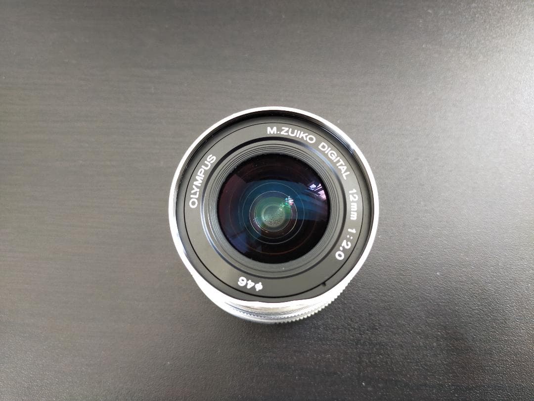 オリンパス M.ZUIKO DIGITAL ED 12mm F2.0 シルバー