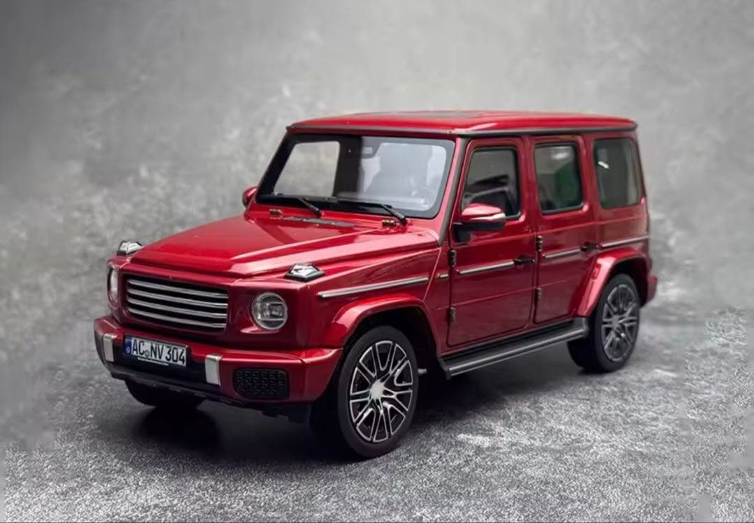 1/18 Mercedes G-Class NOREVミニカー レッド