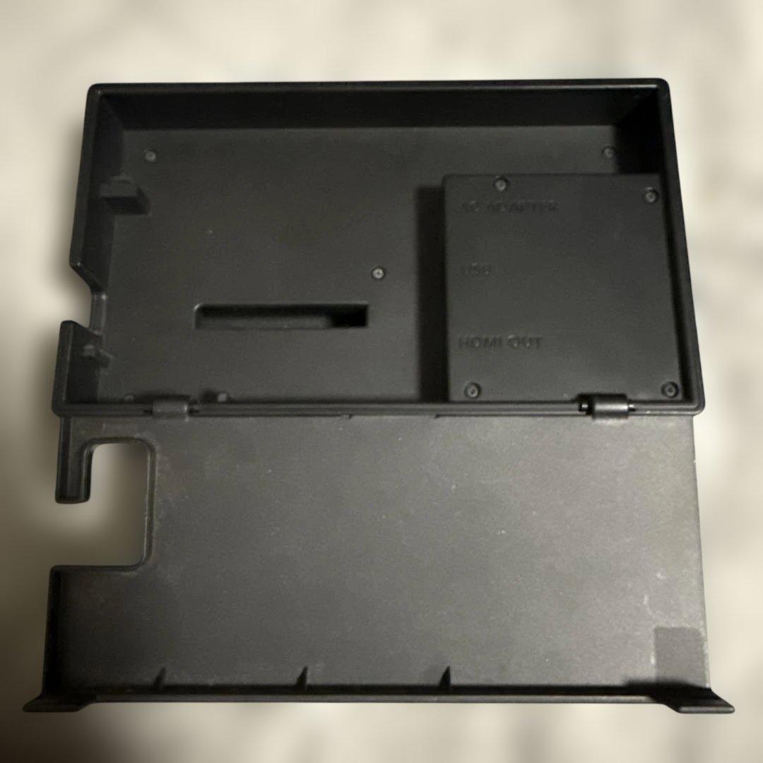 Nintendo Switch 本体（ジョイコン無し）　充電コード　ドック