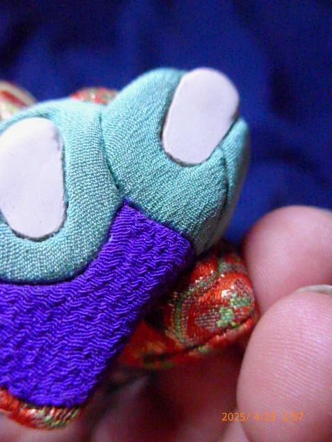 テコチチ　素晴らしい時代人形です。春山作　古いものす。元箱、台付