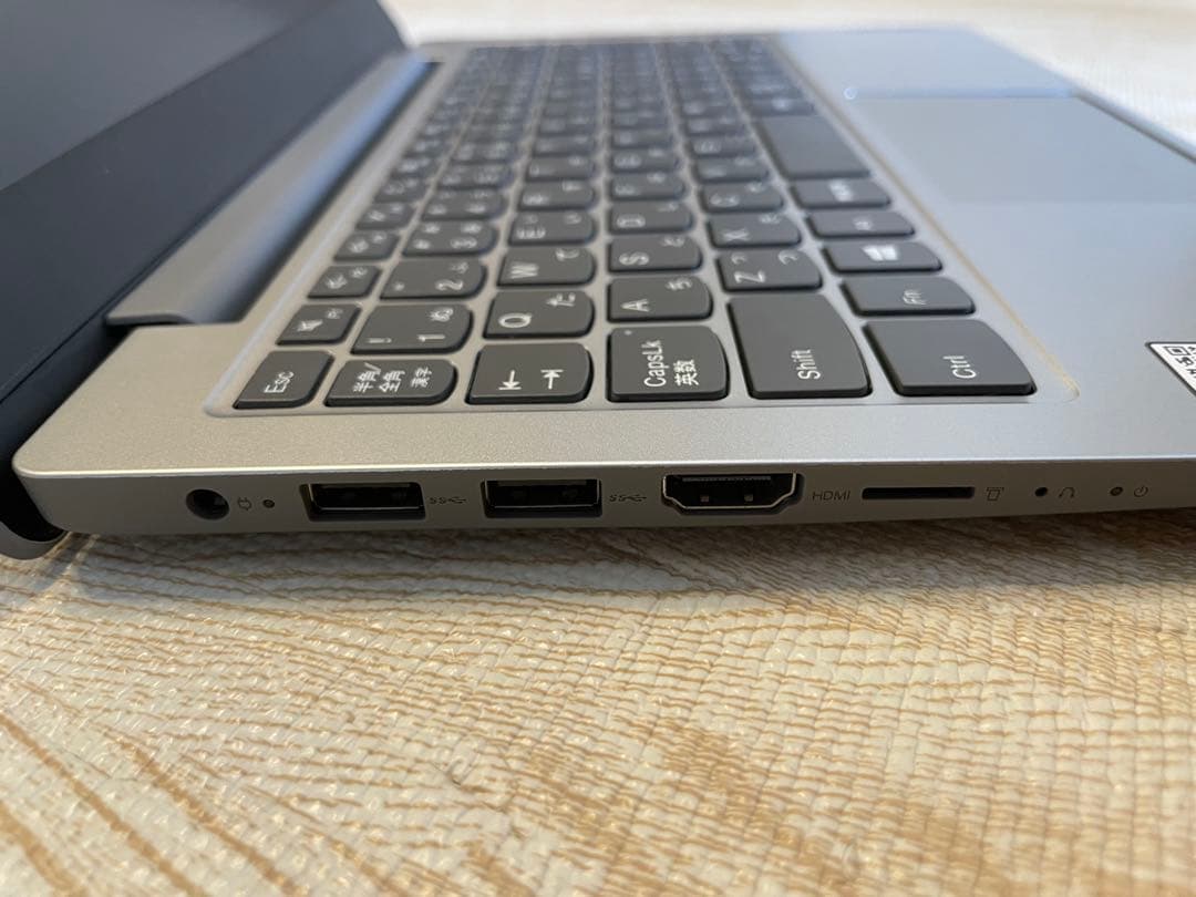 【美品】Lenovo ノートPC シルバー