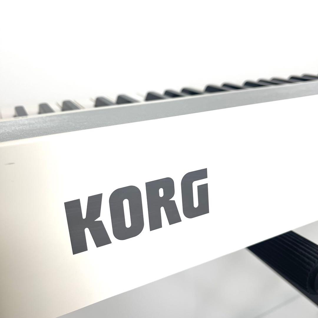 KORG B2 88鍵電子ピアノ 白 2021年製 （譜面台・ヘッドホン付）