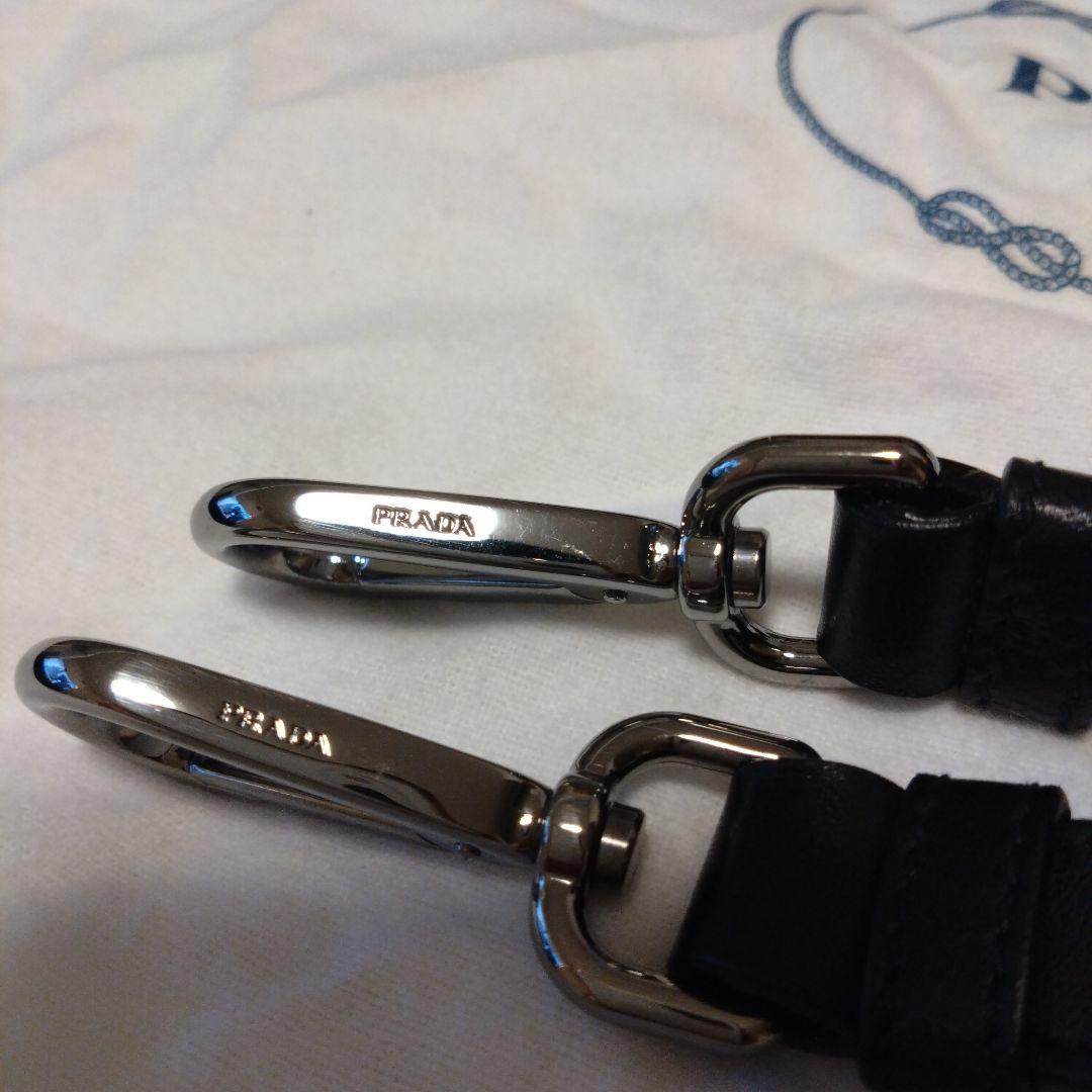 PRADA ブラックレザーショルダーストラップ（袋付き）