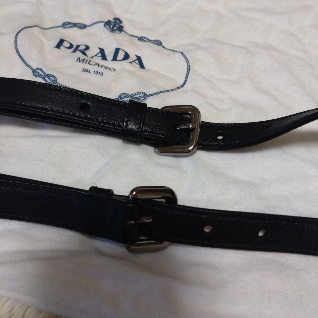 PRADA ブラックレザーショルダーストラップ（袋付き）