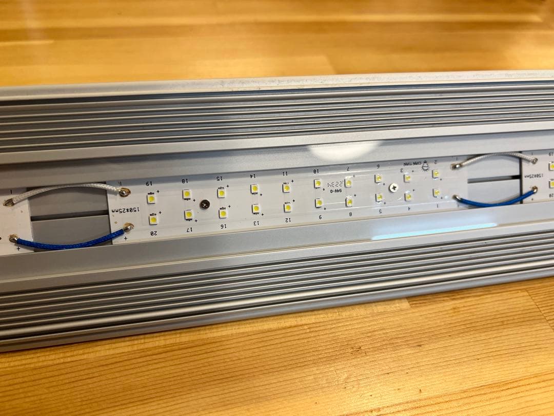 アクロ TRIANGLE LED VIVID 60 トライアングル　照明　水草