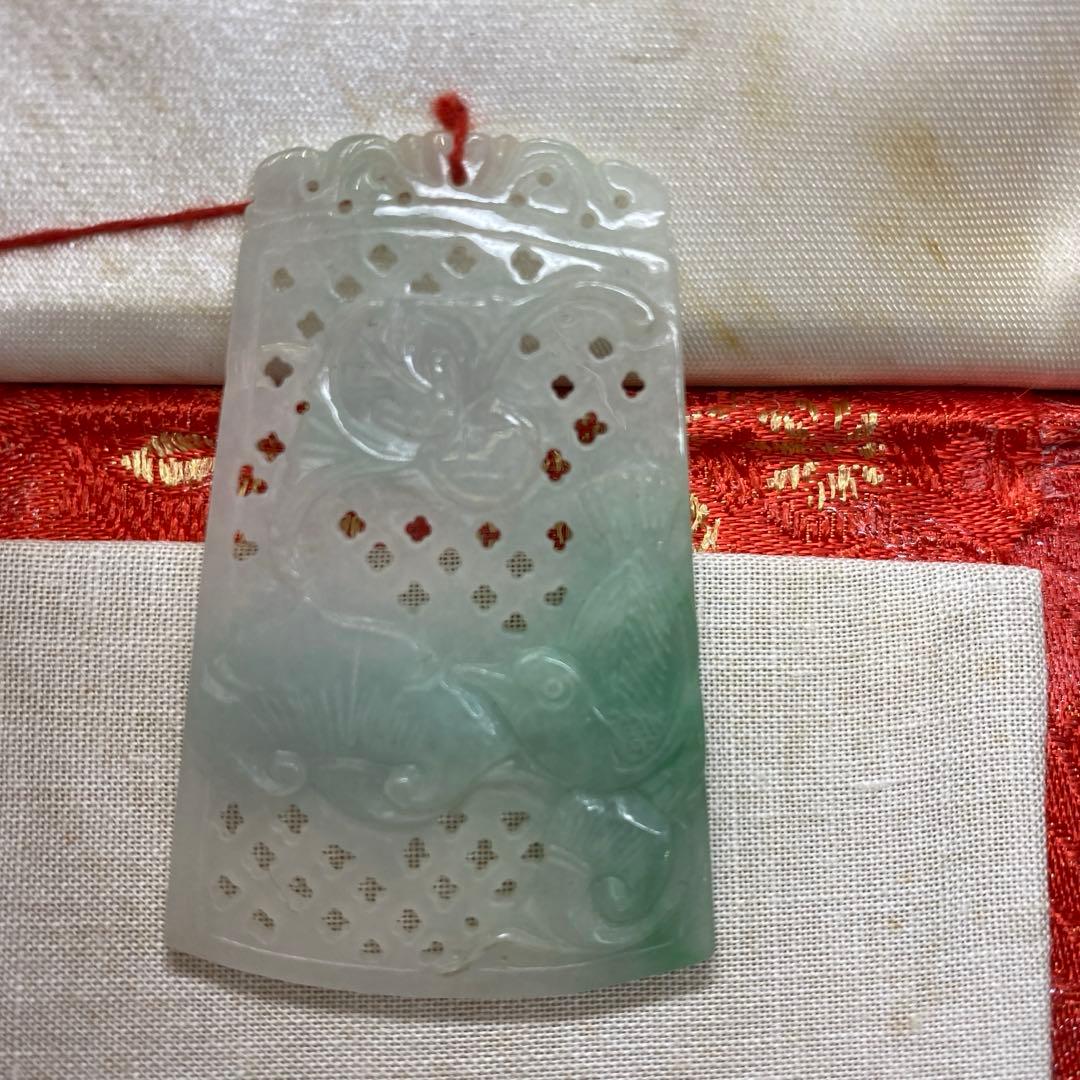 本翡翠　ネックレストップ　82g（箱の重さ込）　東さ7-0219①