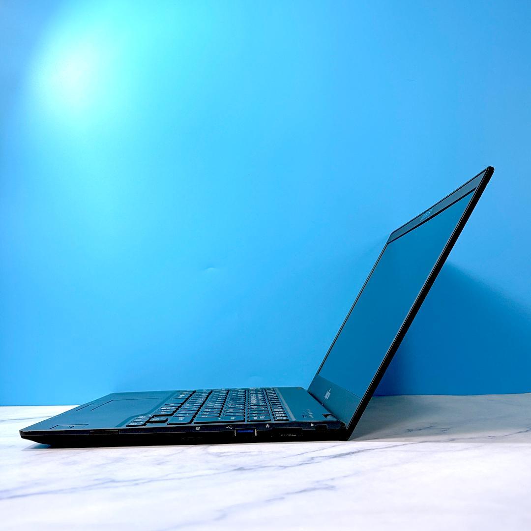 超薄型軽量☆メモリ8GB・SSDで快速★指紋認証★Win11☆ノートパソコン