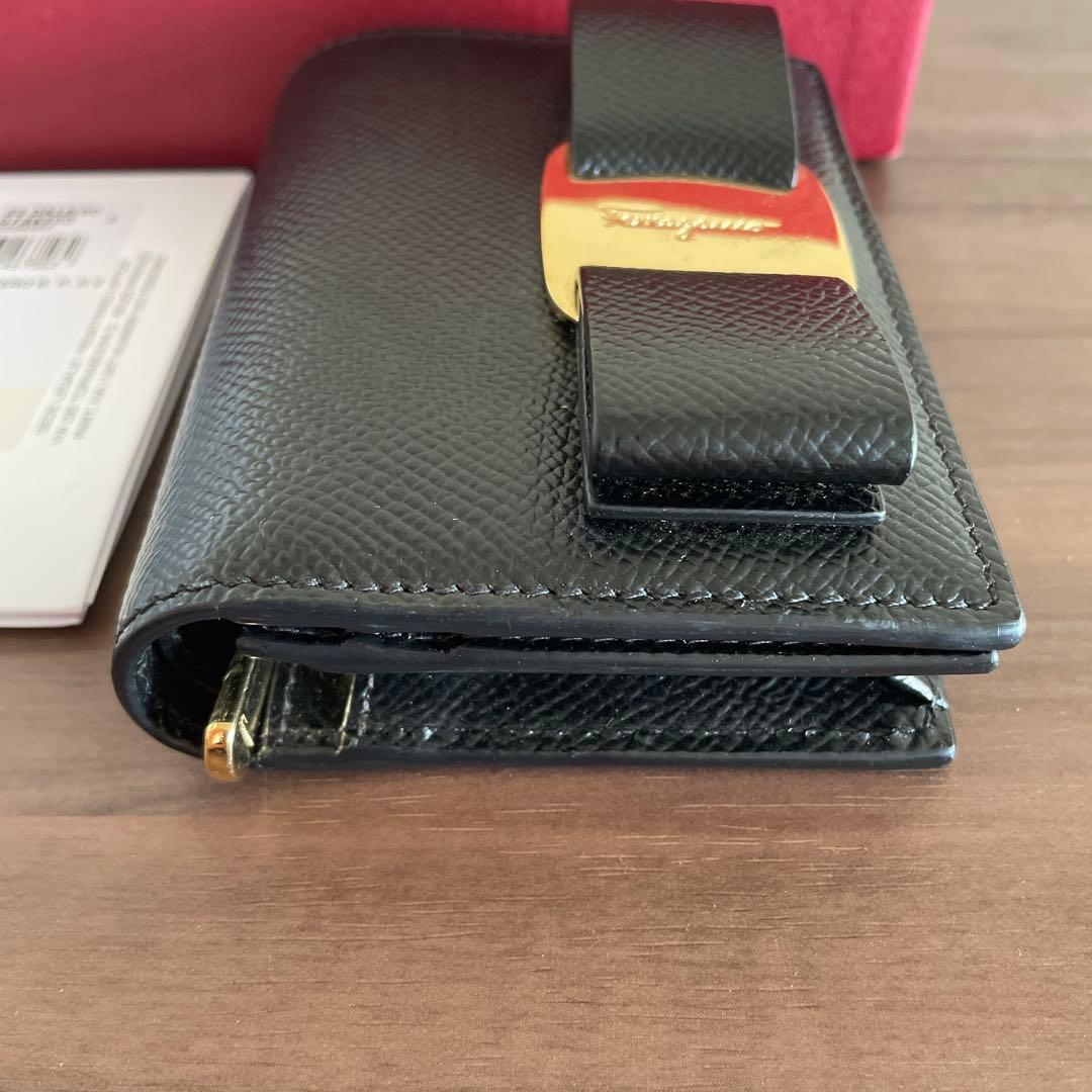 Salvatore Ferragamo フェラガモ　二つ折り財布　ブラック